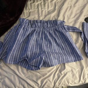 Women’s striped linen shorts with ties